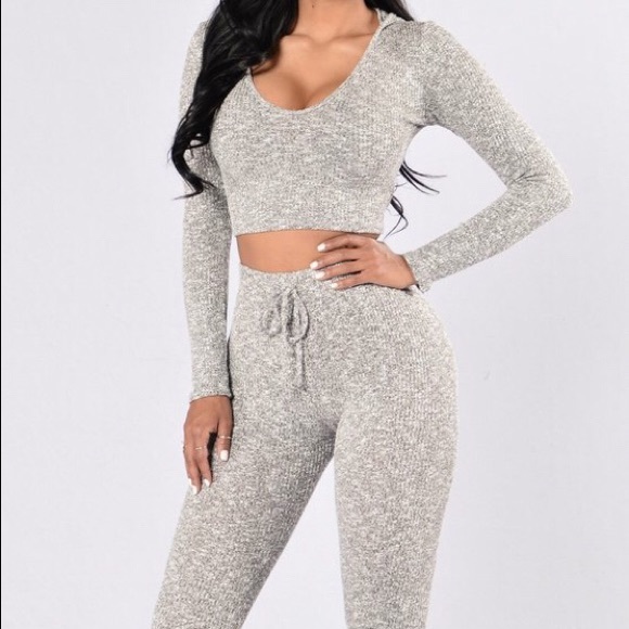 Fashion Nova “Wanderlust” set in heather grey - Picture 2 of 7